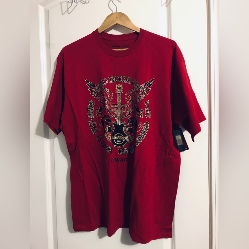 Hard Rock Cafe Red Kuwait Graphic Tee with Gold & Black Accents - Picture 10 of 10